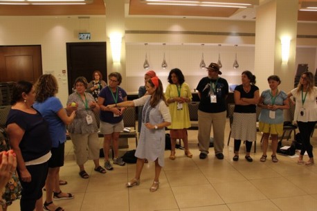 המחנכים מרחבי העולם בפעילות חינוכית.  צילום: יואב דביר